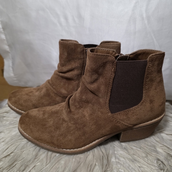 Sofft Shoes - Sofft/ Brown Euro Soft Ankle Boots